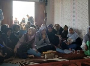 Ratusan Nasabah BMT Muamaroh sedang menguasakan ke LBH Cahaya Pelita Baja (CPB), FOTO: Afa Sukuan